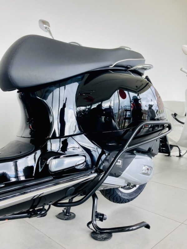 Valbeugelset achter VESPA NEW GTS Black Matt - Afbeelding 5