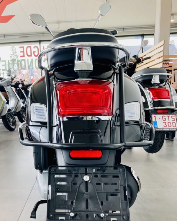 Valbeugelset achter VESPA NEW GTS Black Matt - Afbeelding 6