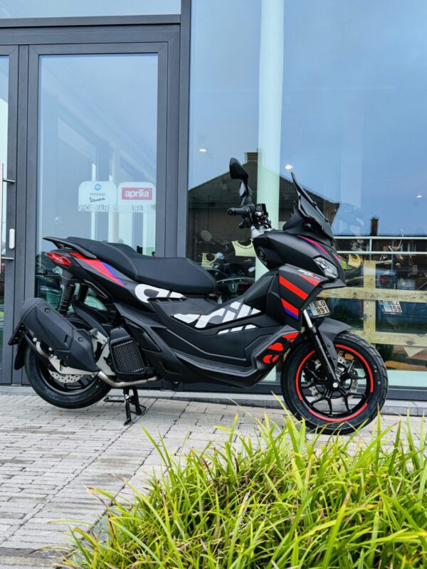 Aprilia SR-GT 125 ABS Replica - Afbeelding 2