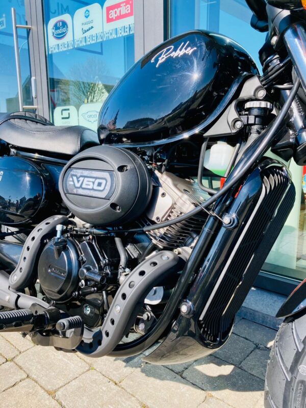 Hyosung GV 125S Bobber black edition - Afbeelding 3