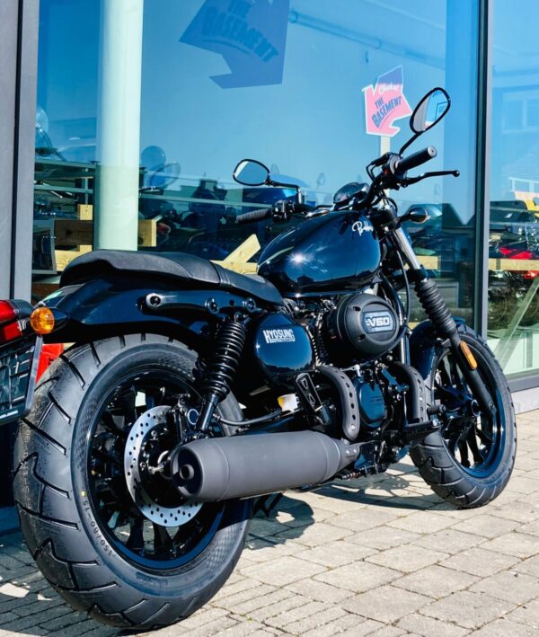 Hyosung GV 125S Bobber black edition - Afbeelding 4