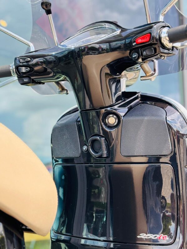 Occasie Vespa GTS 250 - Afbeelding 8