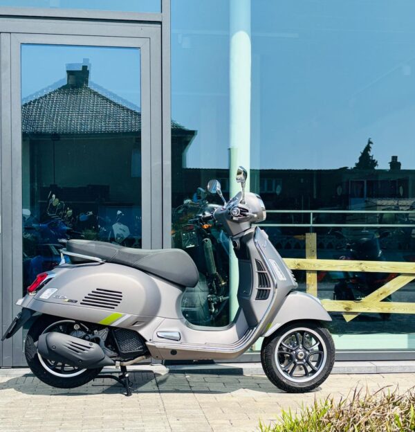 Vespa GTS Supertech 125cc - Afbeelding 3