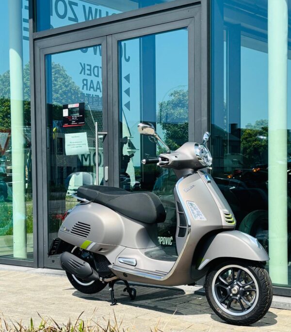 Vespa GTS Supertech 125cc - Afbeelding 4
