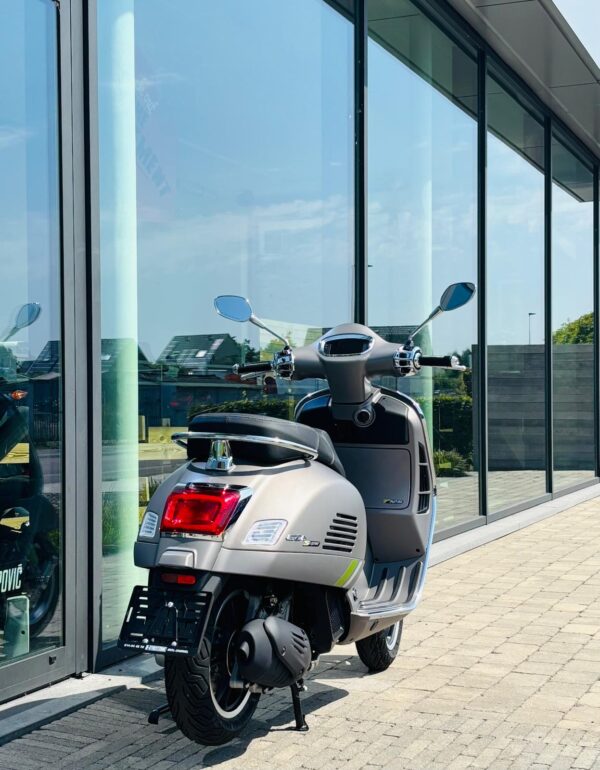 Vespa GTS Supertech 125cc - Afbeelding 12