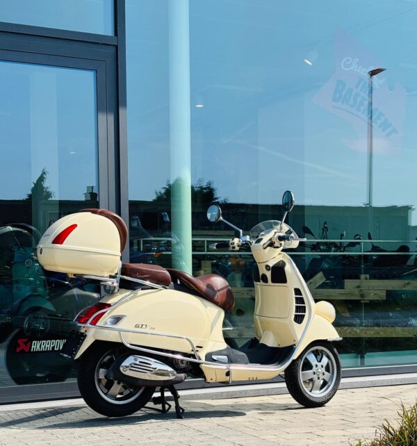 Occ. Vespa GTV 125 c Siena 552 2008 - Afbeelding 2