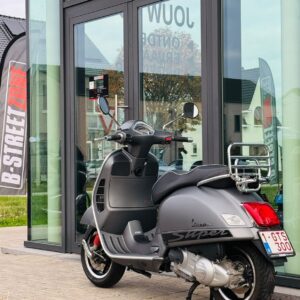 VESPA GTS "SUPERSPORT" 300 TITANIO