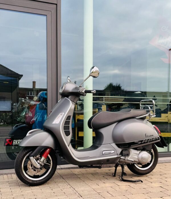 VESPA GTS "SUPERSPORT" 300 TITANIO - Afbeelding 3