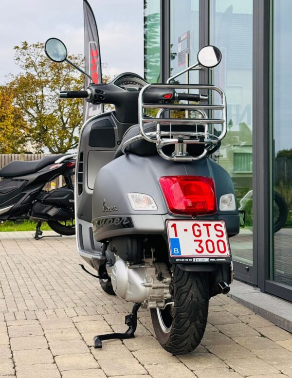 VESPA GTS "SUPERSPORT" 300 TITANIO - Afbeelding 4